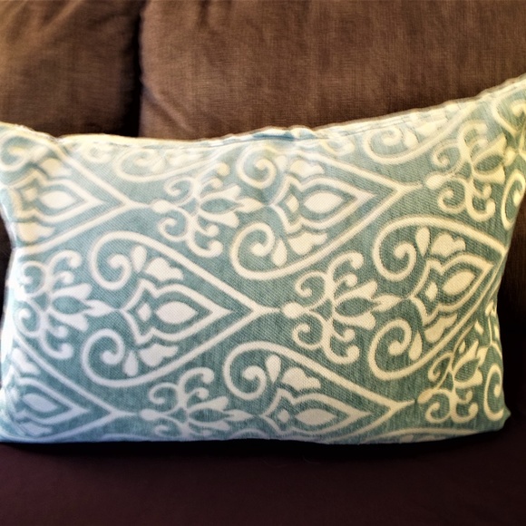 THROW PILLOW (RECTANGLE) - Picture 1 of 1